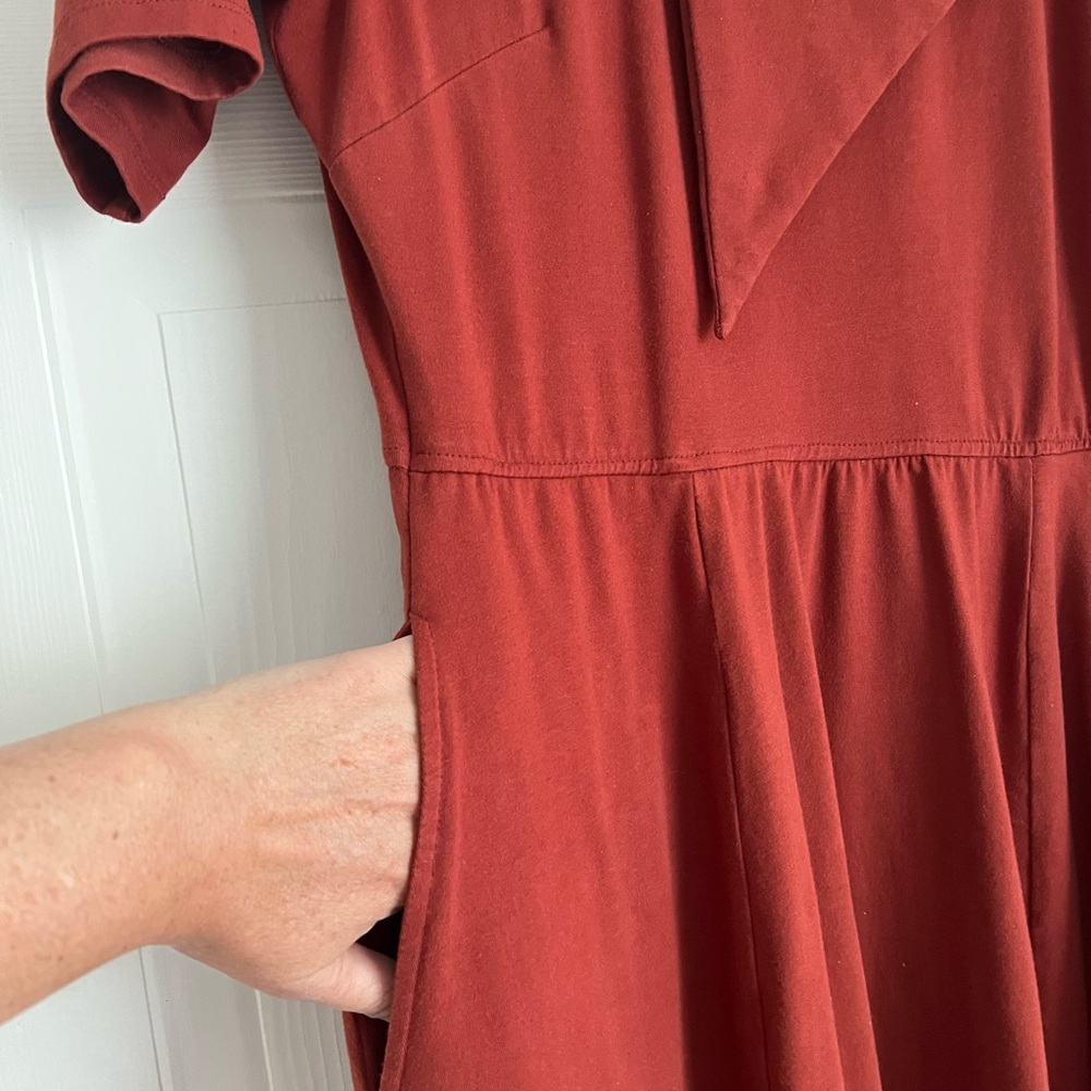 Rust-coloured Comfy Midi Dress with Pockets